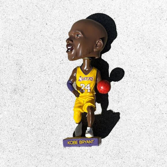 Kobe Bryant #24 LA Lakers Bobblehead - 2016 Farewell Tour SGA Stadium Giveaway - Picture 2 of 3
